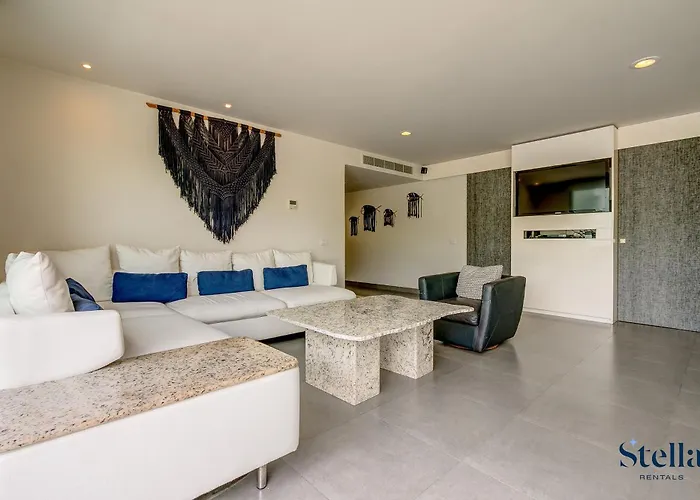 Golfers' Paradise At Nick Price Residences!